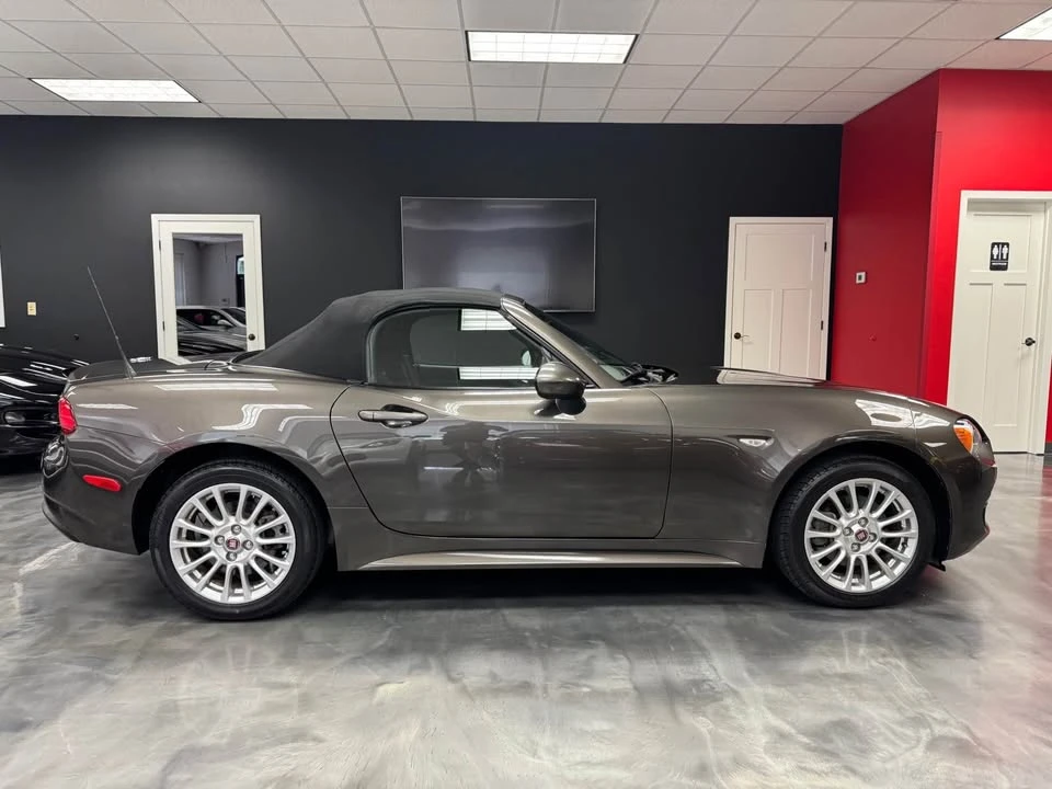 2017 Fiat 124 Spider - Image 10 of 20