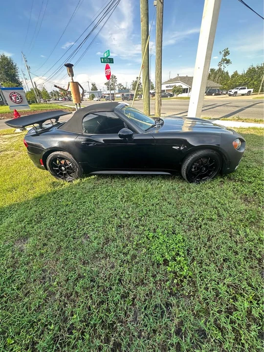 2017 Fiat 124 Spider - Image 2 of 4