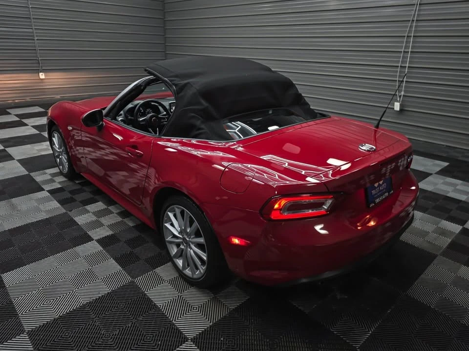 2017 Fiat 124 Spider - Image 8 of 18