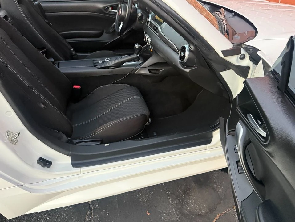 2017 Fiat 124 Spider - Image 14 of 20