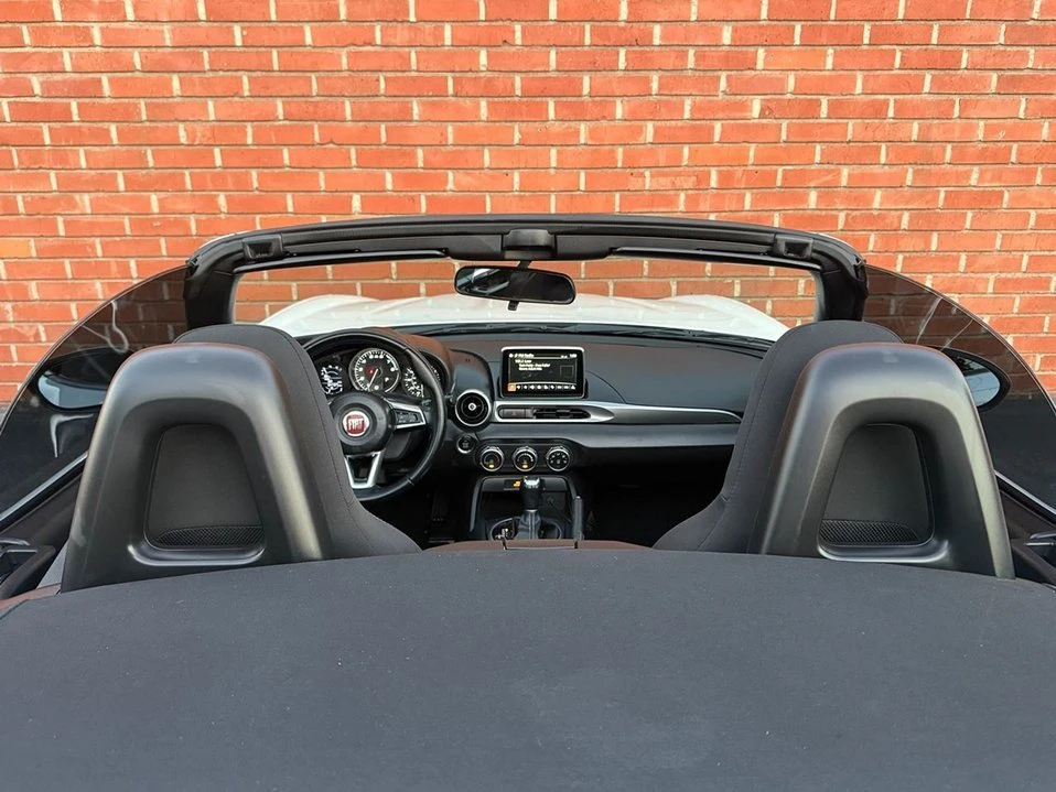2017 Fiat 124 Spider - Image 10 of 20