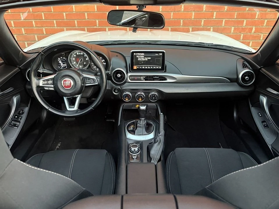 2017 Fiat 124 Spider - Image 9 of 20