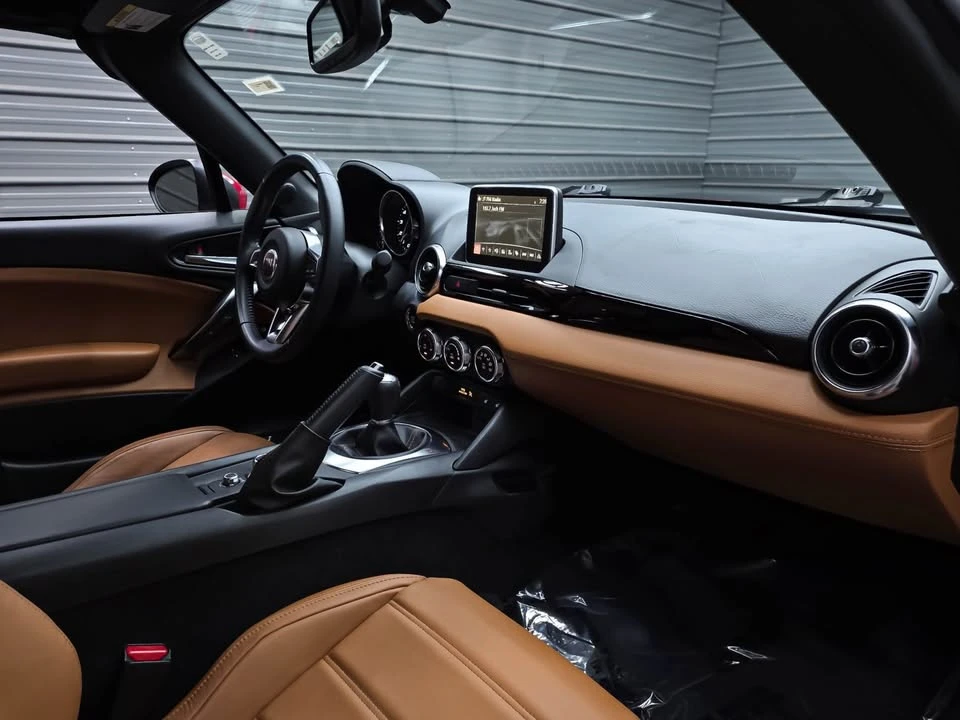 2017 Fiat 124 Spider - Image 12 of 18