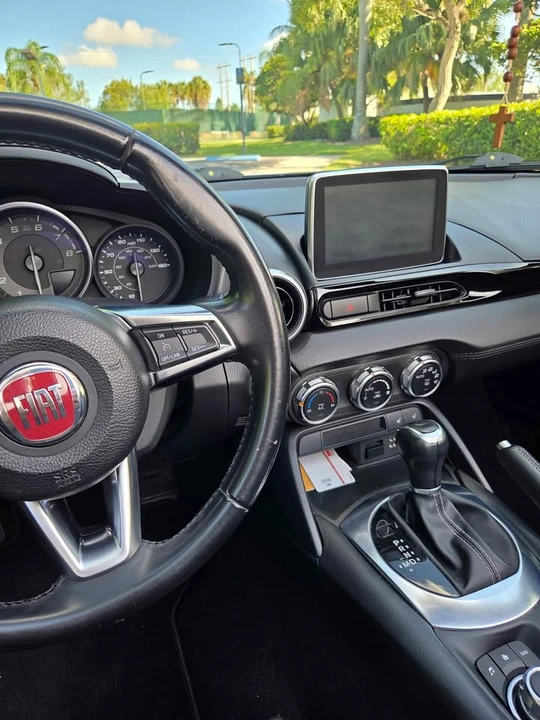 2017 Fiat 124 Spider - Image 3 of 13