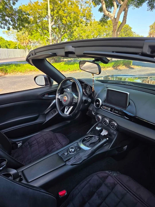2017 Fiat 124 Spider - Image 4 of 13
