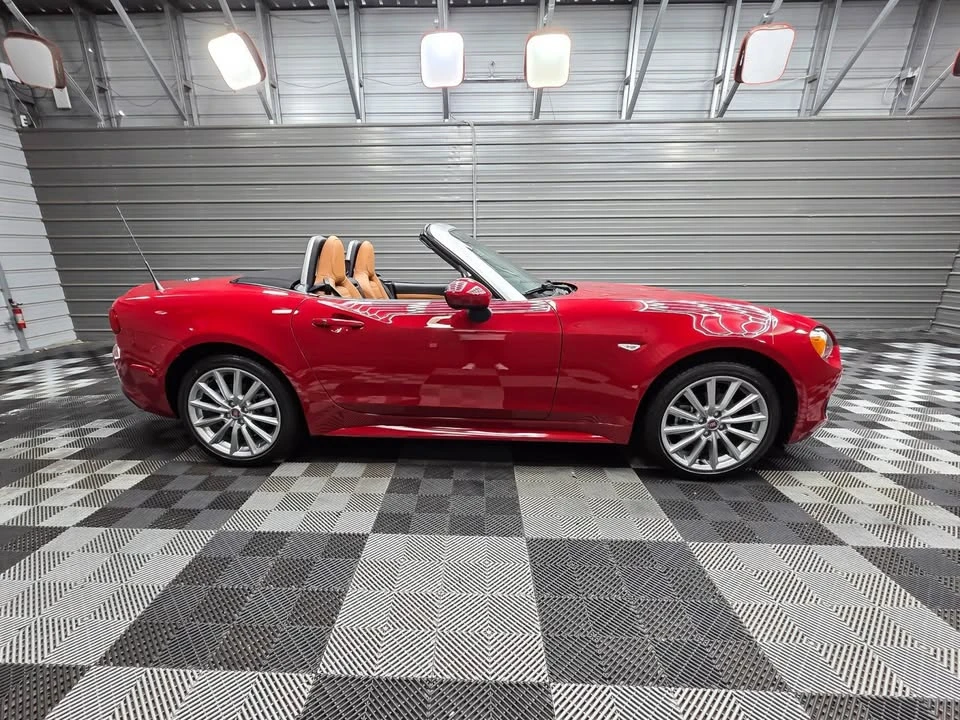 2017 Fiat 124 Spider - Image 8 of 18