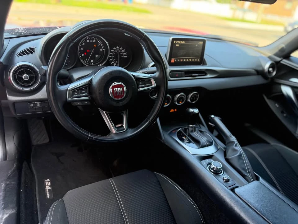 2017 Fiat 124 Spider - Image 9 of 11