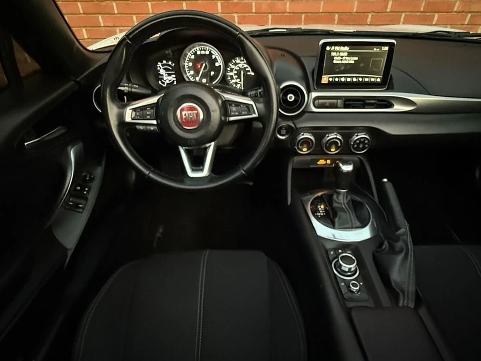 2017 Fiat 124 Spider - Image 11 of 20