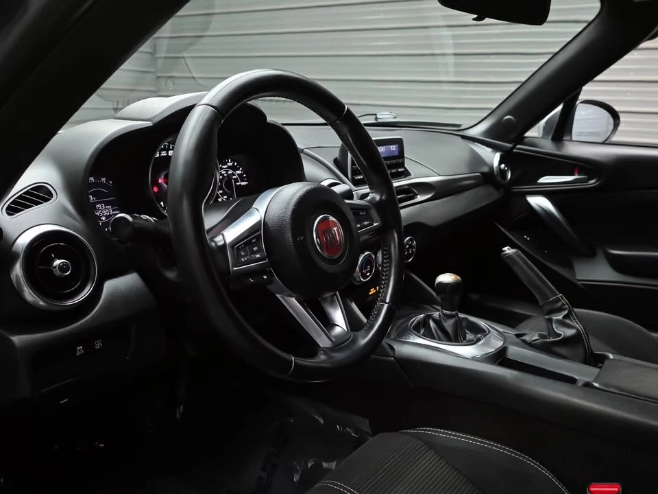 2017 Fiat 124 Spider - Image 11 of 18
