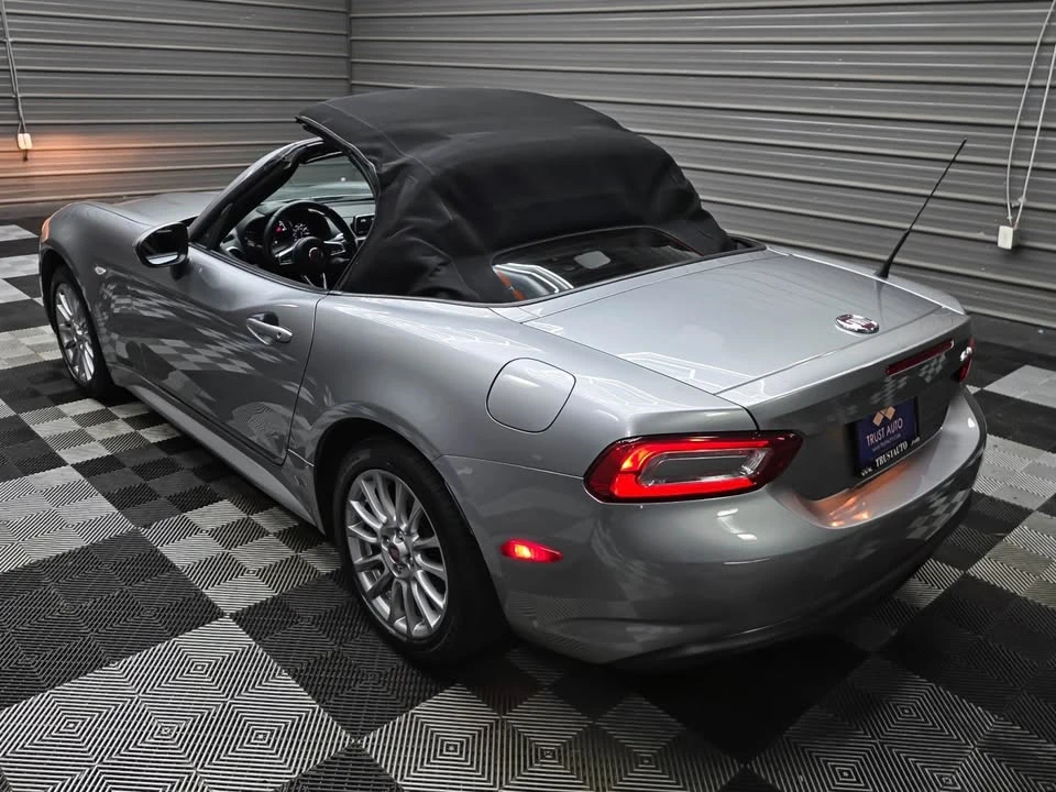 2017 Fiat 124 Spider - Image 9 of 18