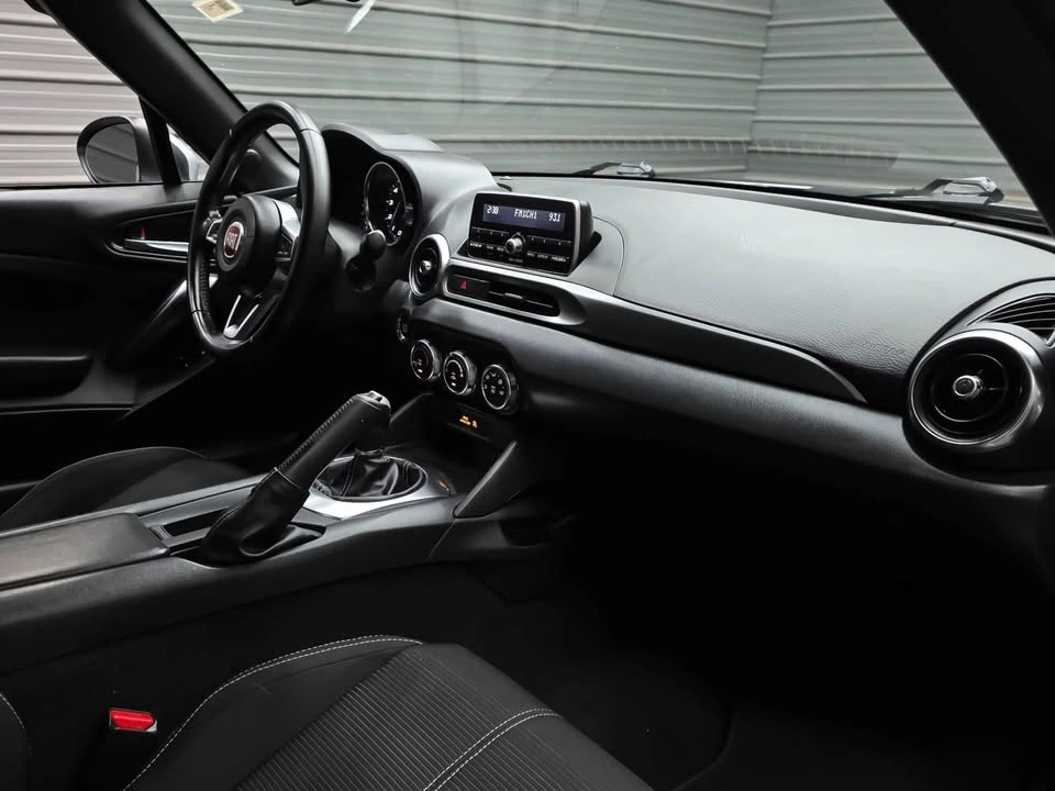 2017 Fiat 124 Spider - Image 12 of 18