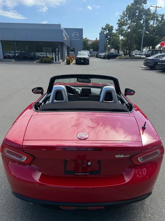 2017 Fiat 124 Spider - Image 5 of 12