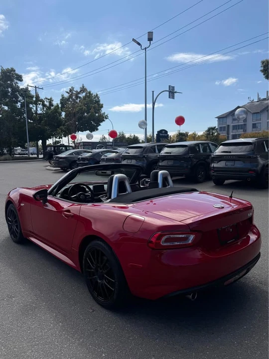 2017 Fiat 124 Spider - Image 6 of 12