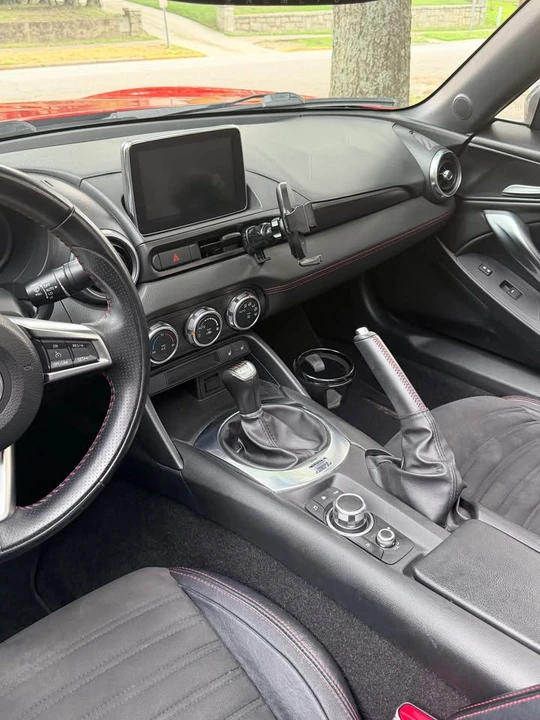 2017 Fiat 124 Spider - Image 6 of 10