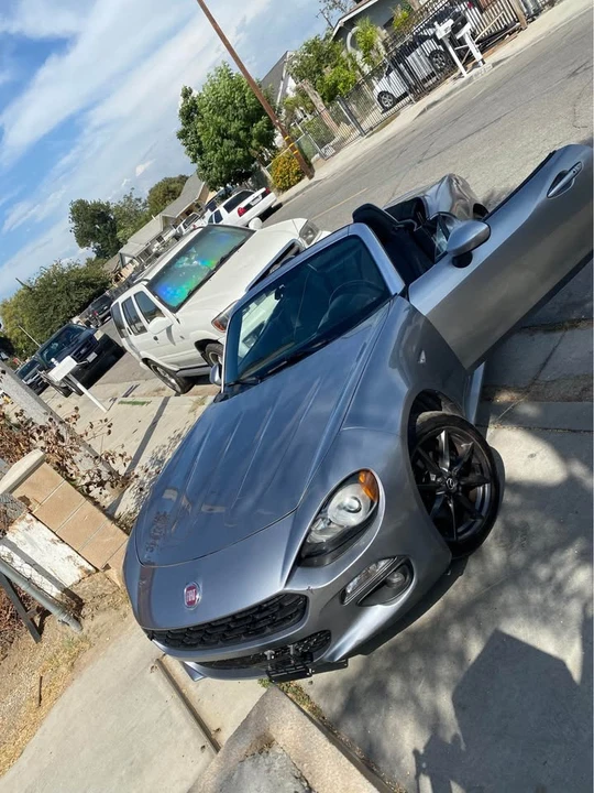 2017 Fiat 124 Spider - Image 3 of 18