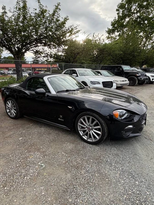 2017 Fiat 124 Spider - Image 15 of 24