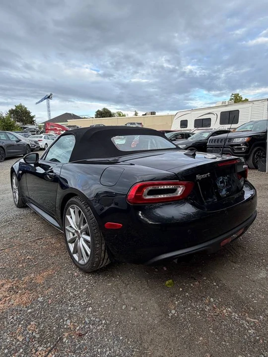 2017 Fiat 124 Spider - Image 14 of 24