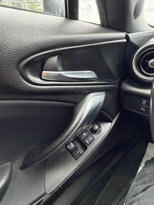 2017 Fiat 124 Spider - Image 17 of 24