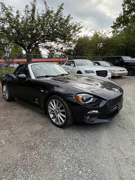 2017 Fiat 124 Spider - Image 11 of 24