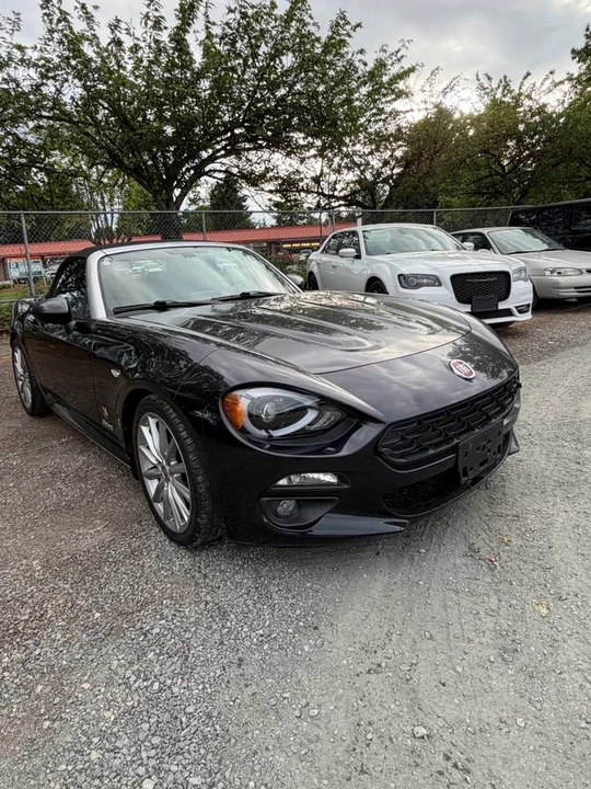 2017 Fiat 124 Spider - Image 10 of 24