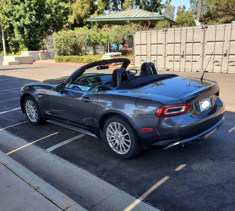 2017 Fiat 124 Spider - Image 9 of 13