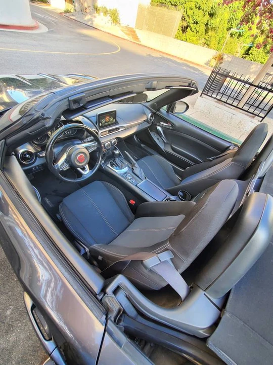 2017 Fiat 124 Spider - Image 2 of 13