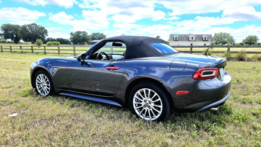 2017 Fiat 124 Spider - Image 4 of 4