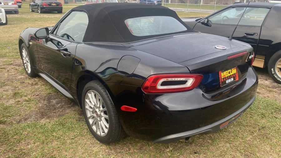2017 Fiat 124 Spider - Image 4 of 4