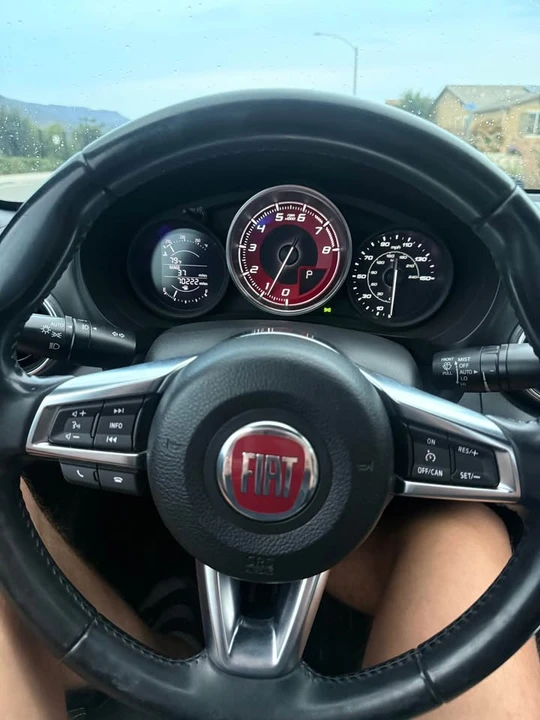 2017 Fiat 124 Spider - Image 12 of 12