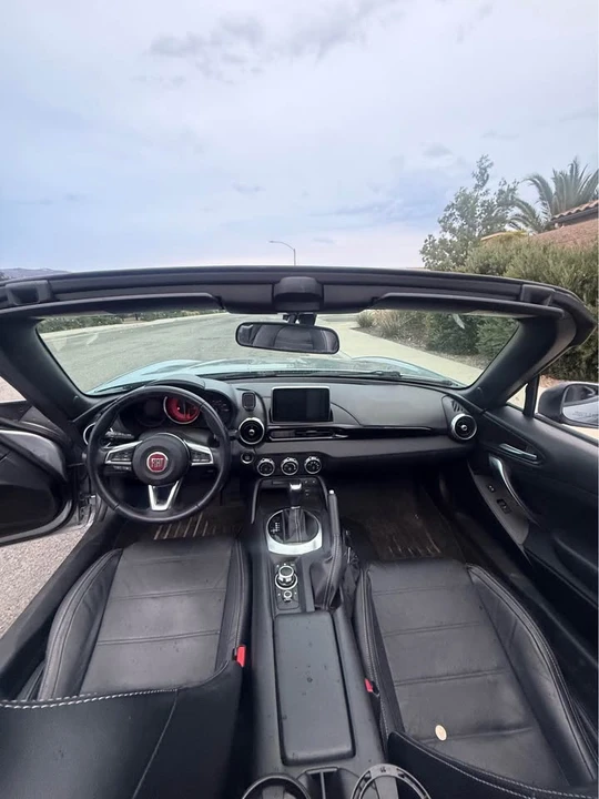 2017 Fiat 124 Spider - Image 8 of 12