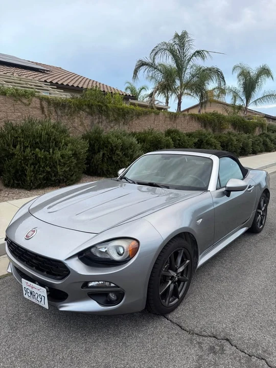 2017 Fiat 124 Spider - Image 9 of 12
