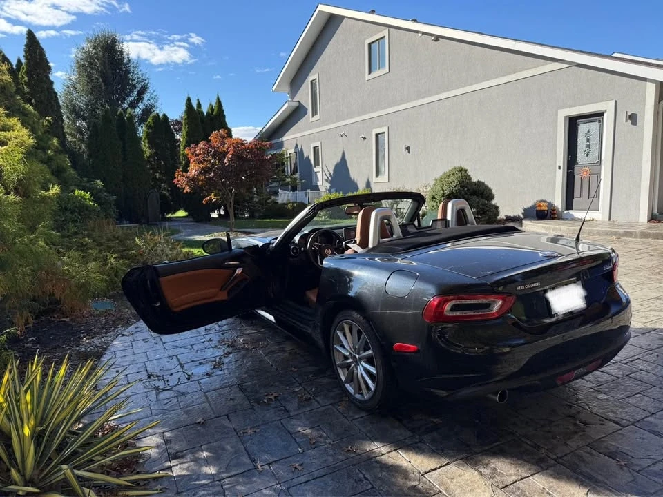 2017 Fiat 124 Spider - Image 9 of 10