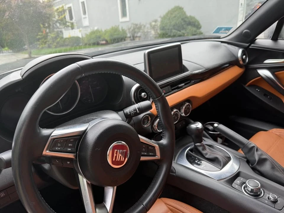 2017 Fiat 124 Spider - Image 3 of 10