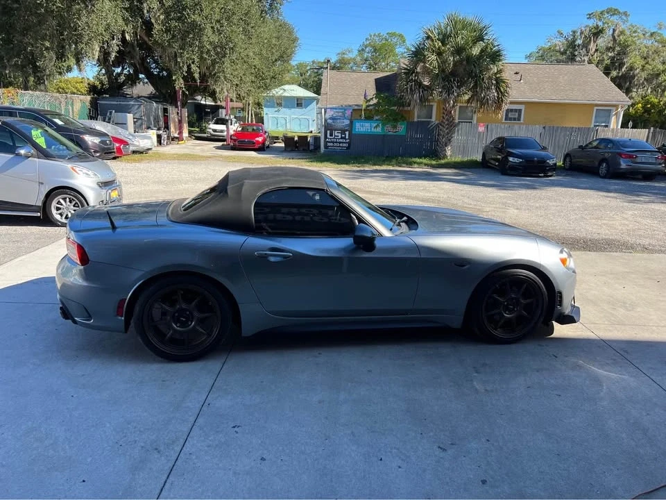 2017 Fiat 124 Spider - Image 6 of 11