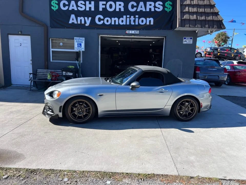 2017 Fiat 124 Spider - Image 2 of 11