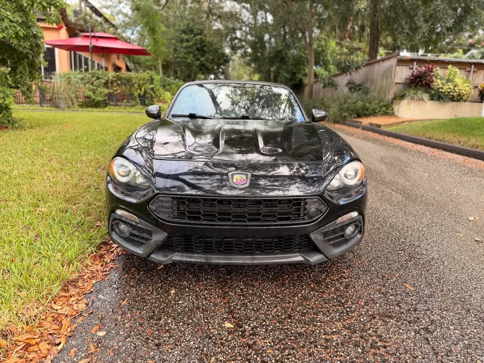 2017 Fiat 124 Spider - Image 2 of 8