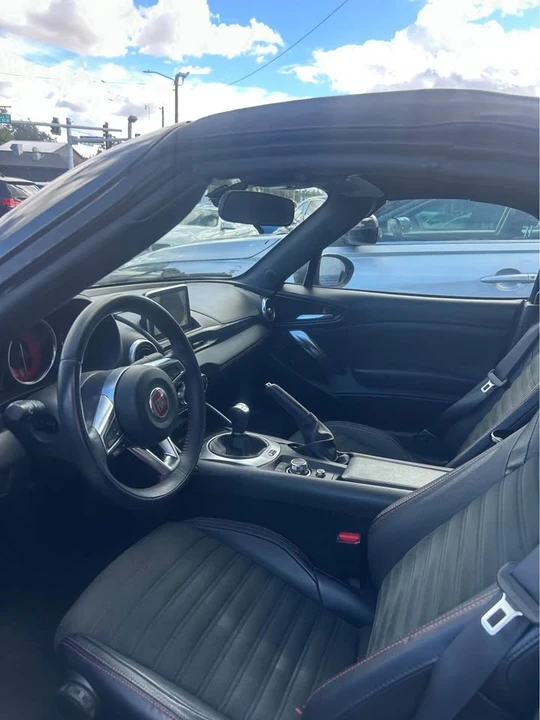 2017 Fiat 124 Spider - Image 3 of 3