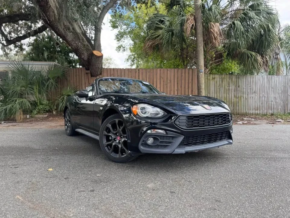 2017 Fiat 124 Spider - Image 2 of 14