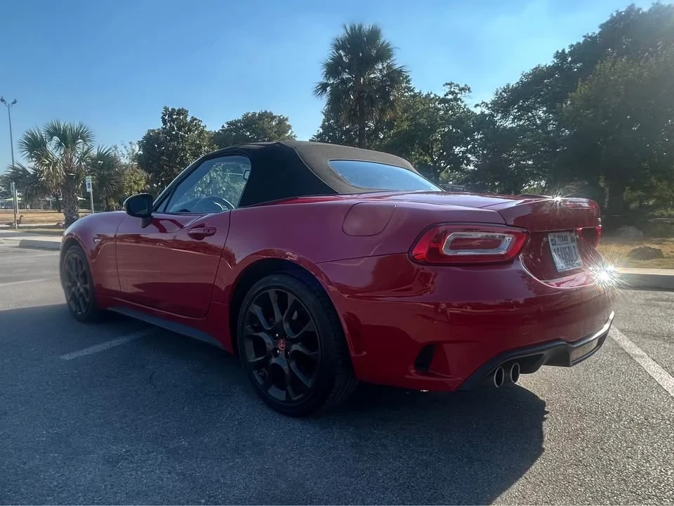 2017 Fiat 124 Spider - Image 4 of 11