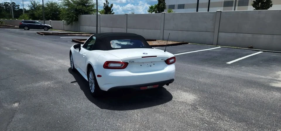 2017 Fiat 124 Spider - Image 4 of 11