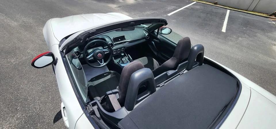 2017 Fiat 124 Spider - Image 9 of 11