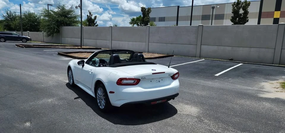 2017 Fiat 124 Spider - Image 6 of 11