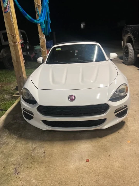 2017 Fiat 124 Spider - Image 2 of 13