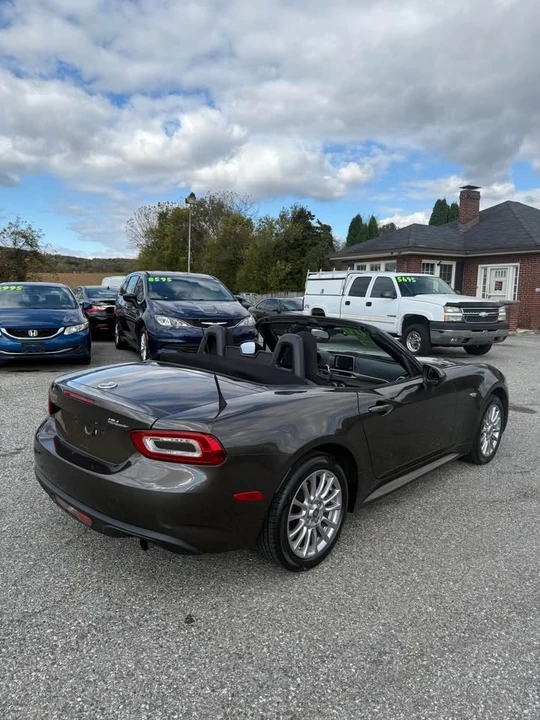 2017 Fiat 124 Spider - Image 2 of 16