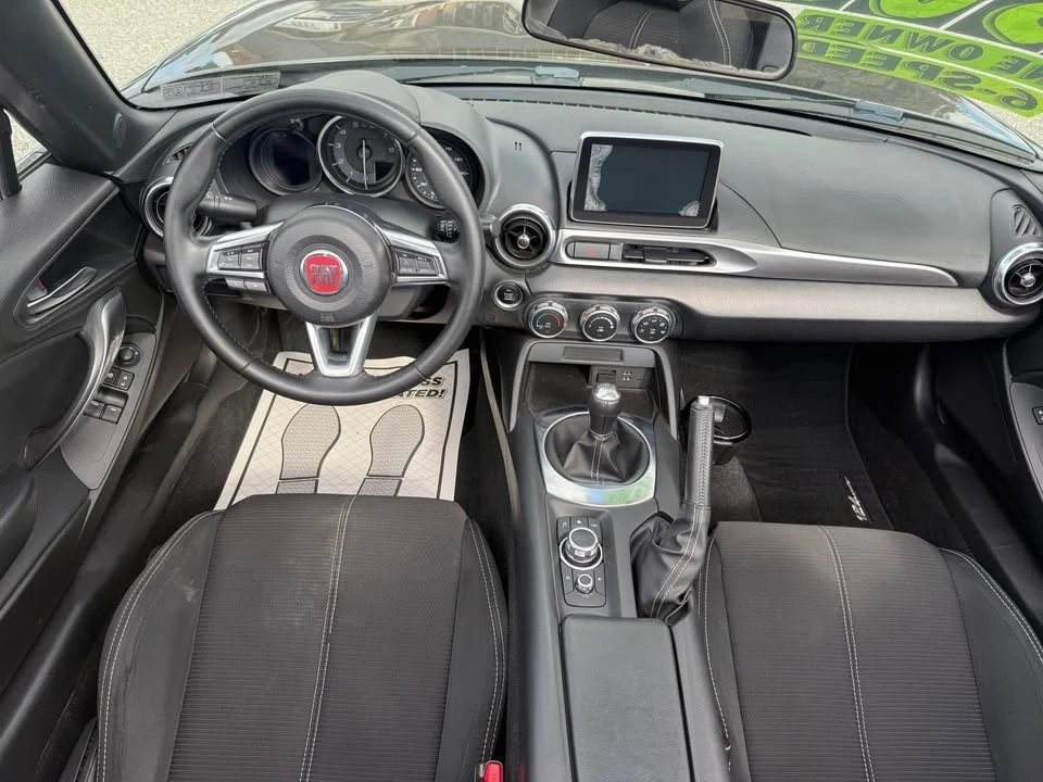 2017 Fiat 124 Spider - Image 9 of 16