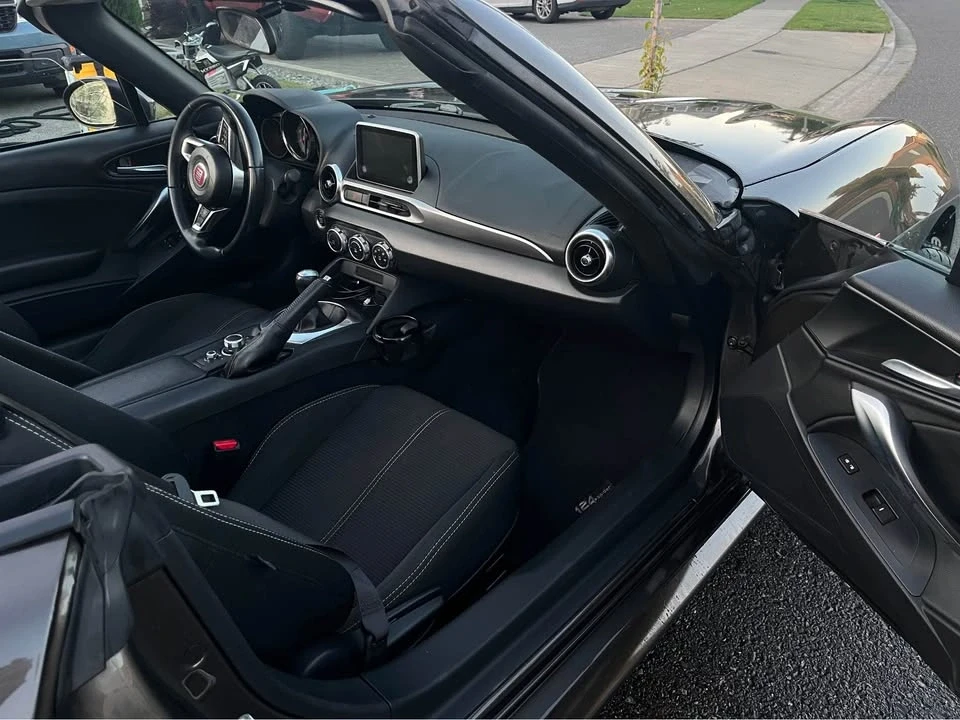 2017 Fiat 124 Spider - Image 7 of 13
