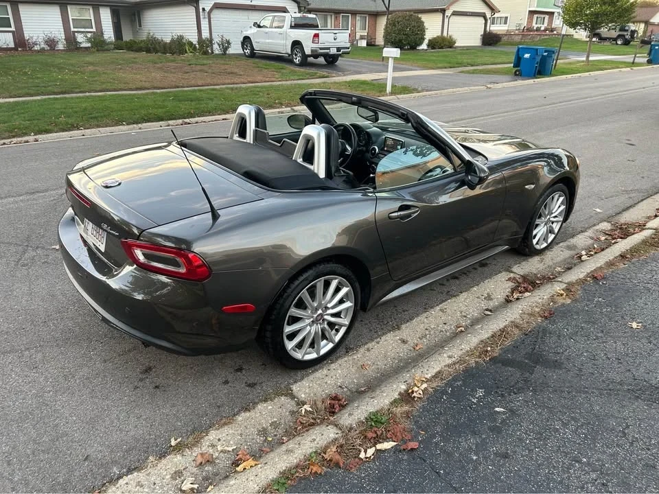 2017 Fiat 124 Spider - Image 8 of 14