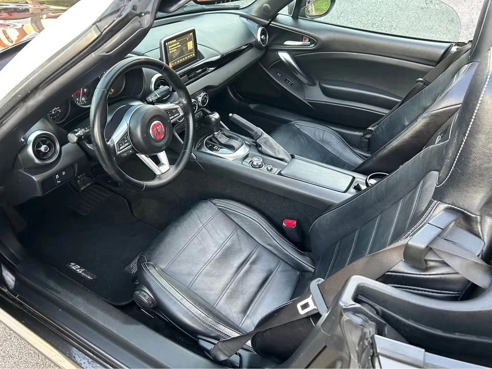 2017 Fiat 124 Spider - Image 11 of 14