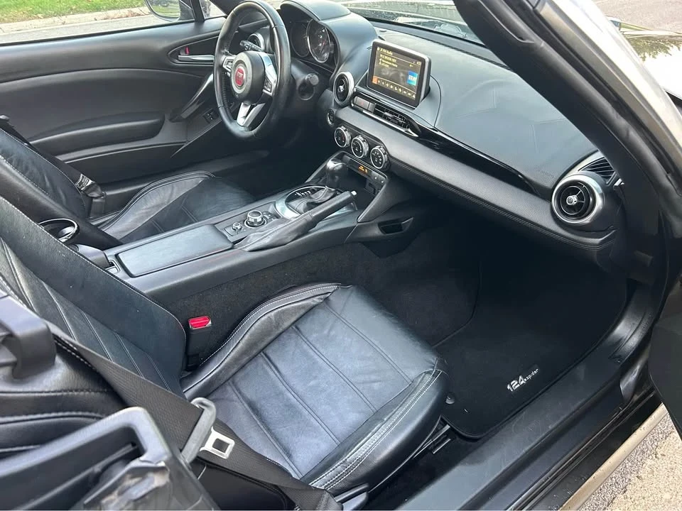 2017 Fiat 124 Spider - Image 9 of 14