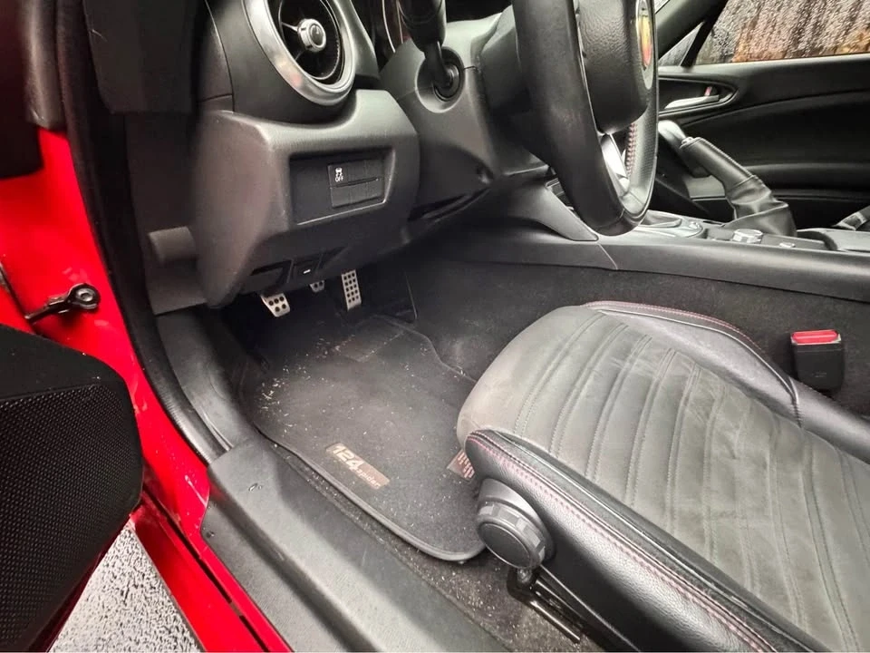2017 Fiat 124 Spider - Image 12 of 19